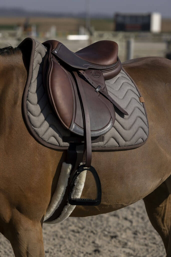 EQUITHÈME „Tweedytan" Schabracke beige VS