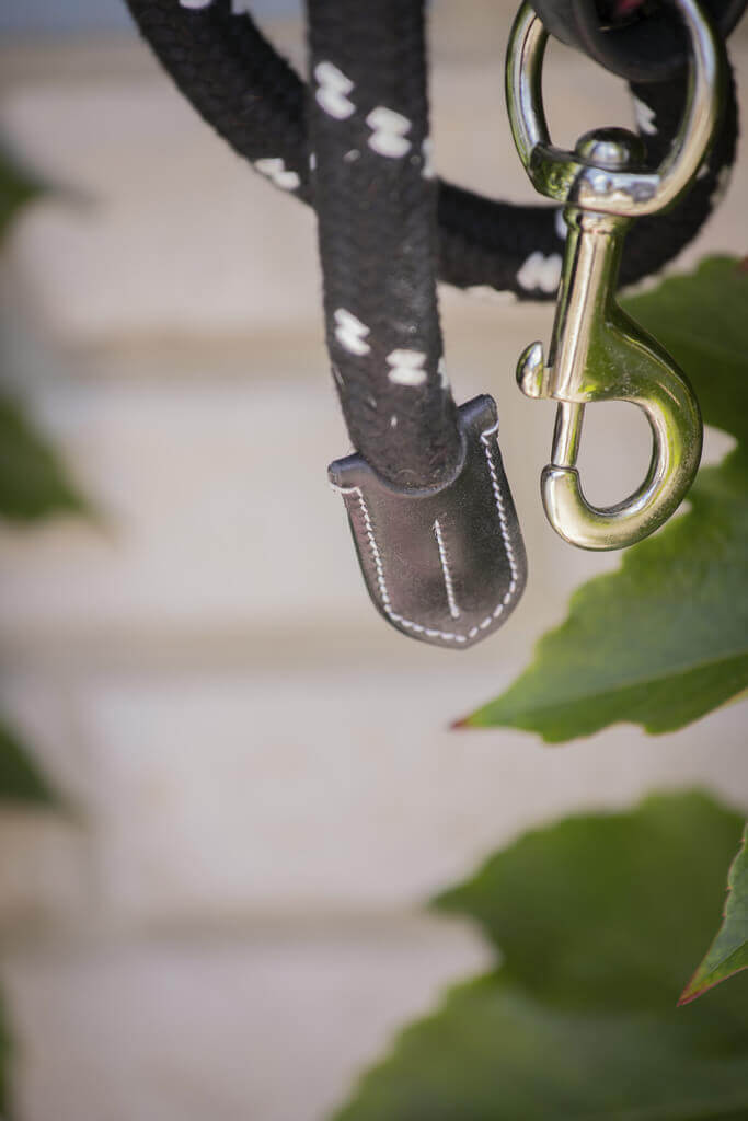 Penelope Strick aus Seil und Leder schwarz