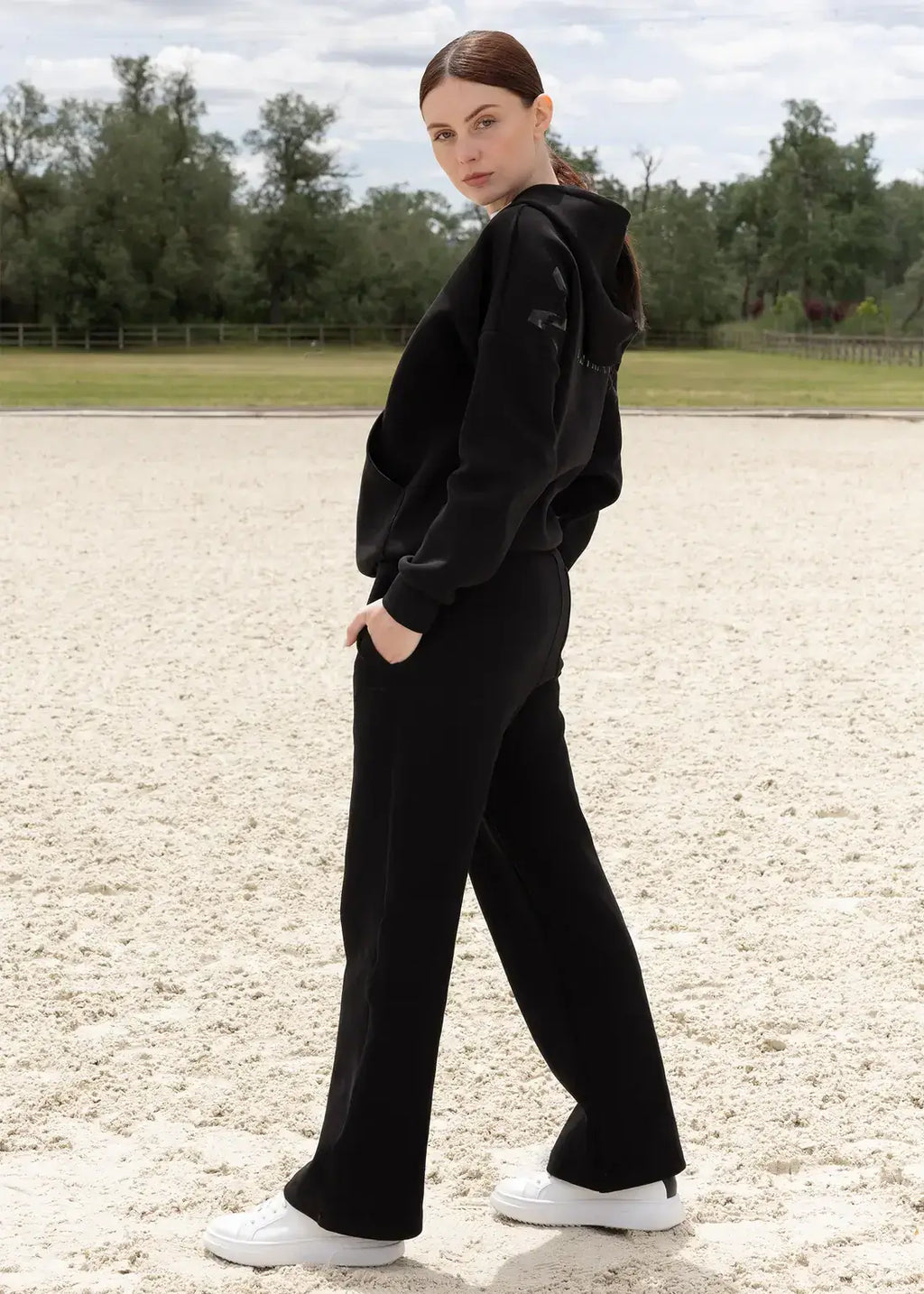 maximilian_sweatpants_icon_jogginghose_greemillaa_pferdesport